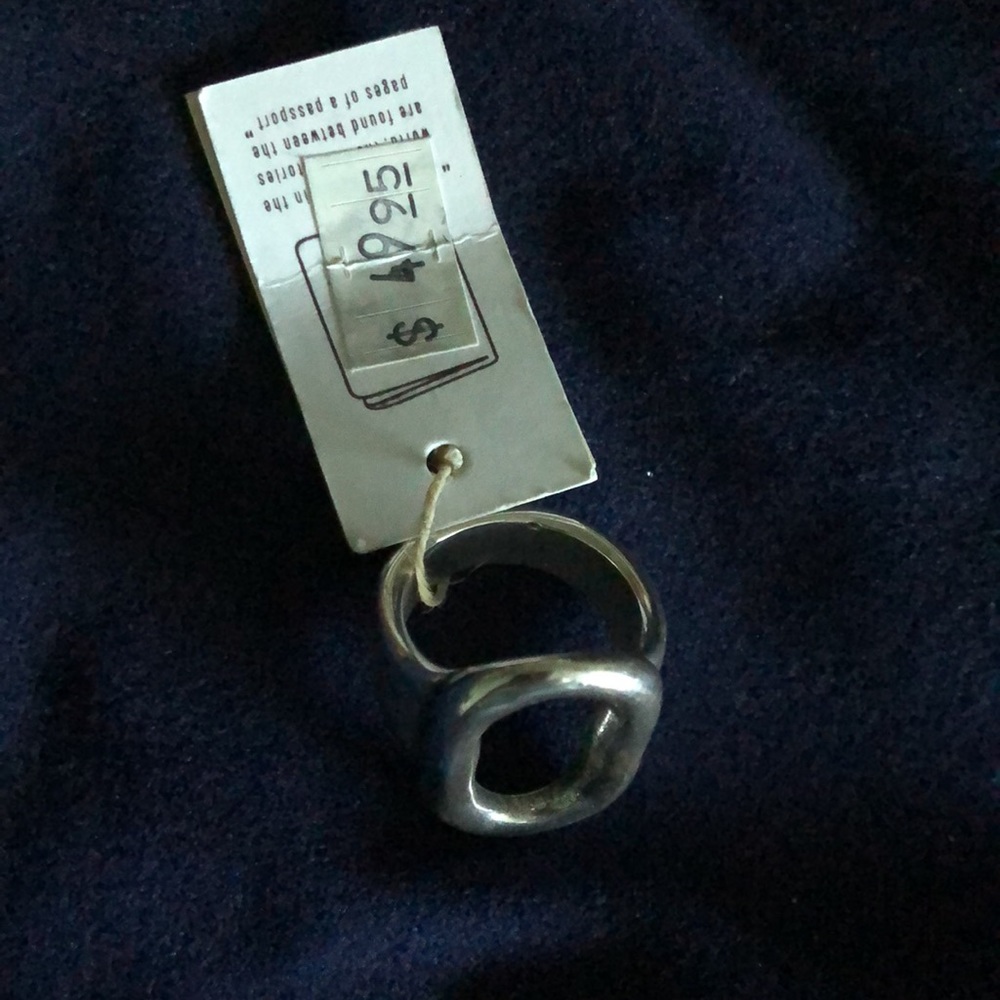 Silver ring - Picture 2 of 2